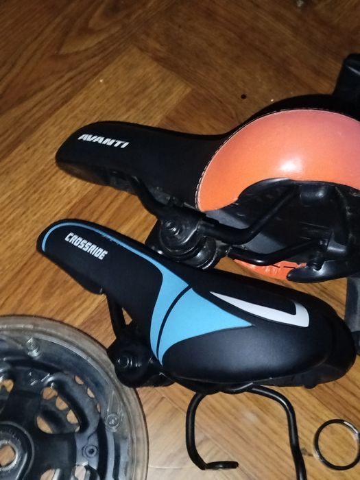 Запчасти сиденье, шатуны. Цена за все.