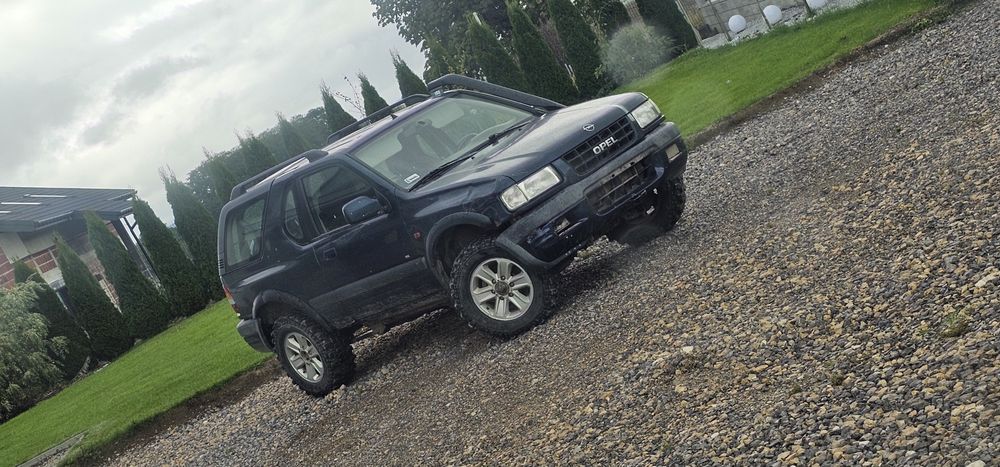 Frontera B 2000 rok Całą na części 2.2 dti