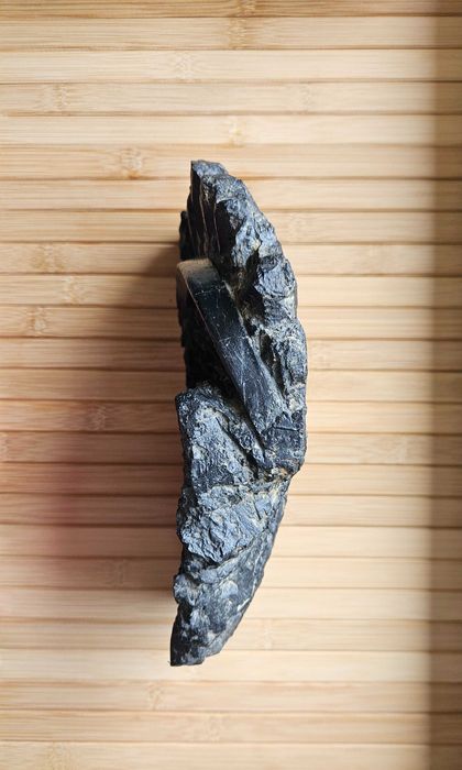 Rzeźba górnika w węglu PRL