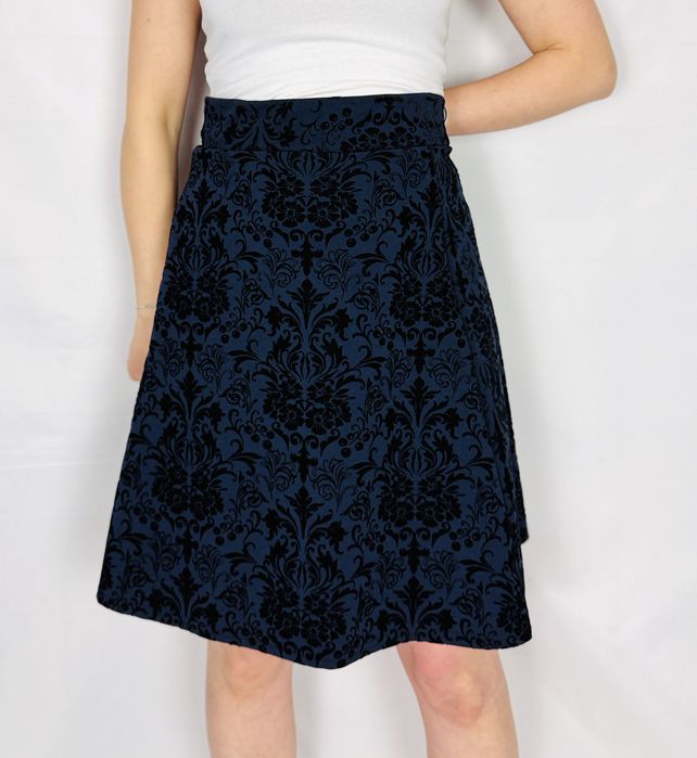 Granatowa spódnica w barokowy wzór 5XL 50