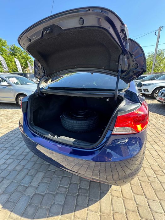 Продам Hyundai Elantra 2013 рік можлива розстрочка,кредит,обмін!