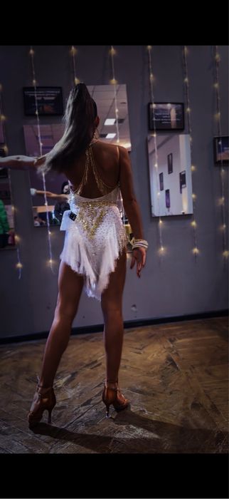 Сукня латиноамериканської програми