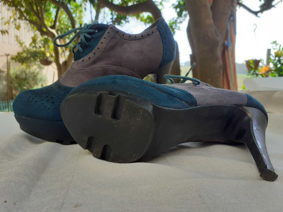 Sapatos de salto alto verde e cinza tam.40 - usado