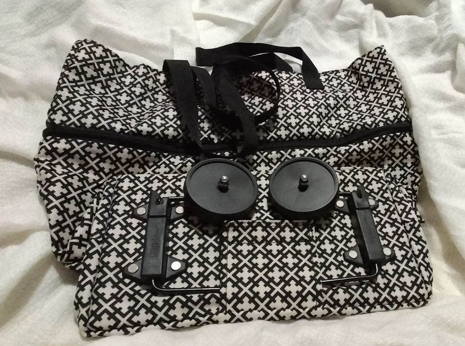 Torba na kółkach składana, biało- czarna, Oriflame