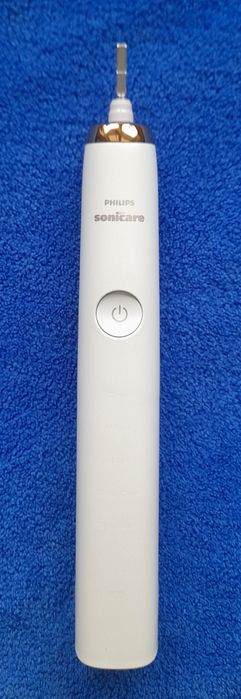 Аккумуляторная зубная щётка Philips Sonicare HX 9330.