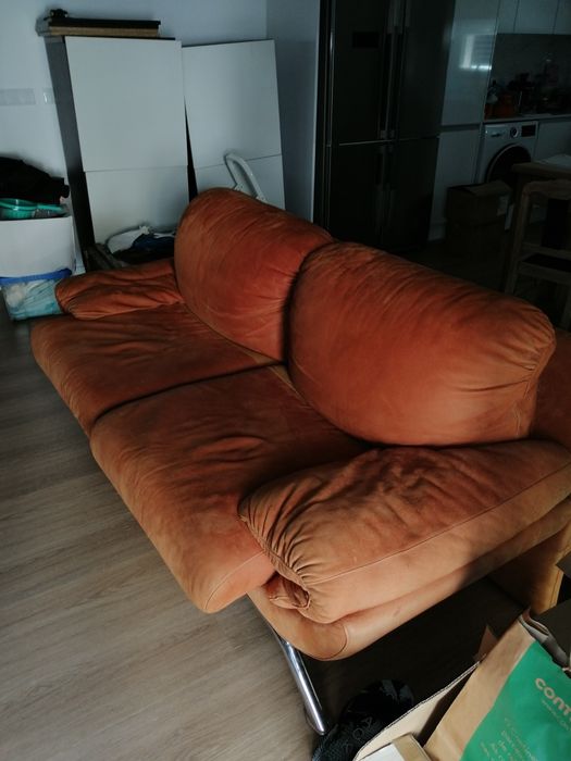 Cristaleira, Móveis e sofá