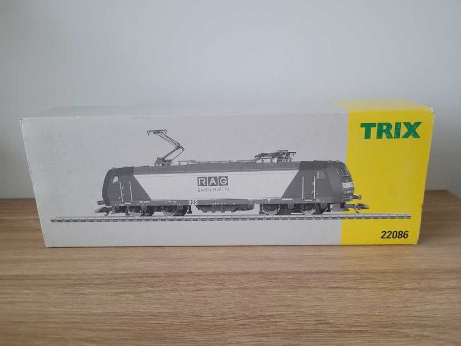 Elektrowóz BR 185 Trix DCC-SX