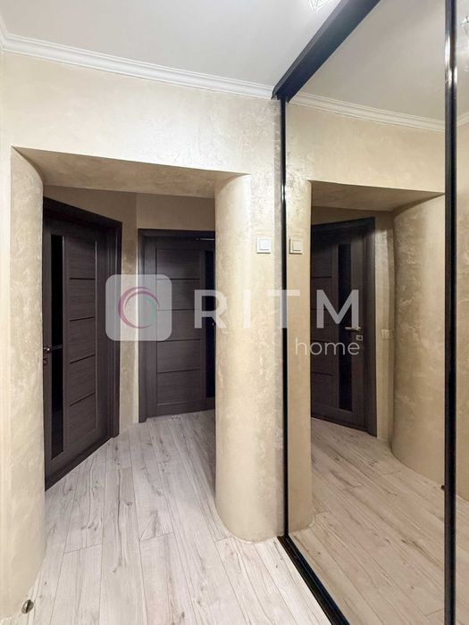 Затишна 2-кімнатна квартира загальною площею 56 м² у цегляному будинку