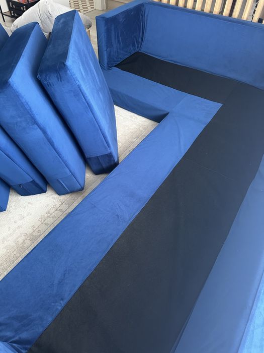 Sofá de canto em veludo (3m x 2m) com capas removíveis + cadeira