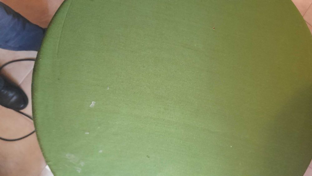 Cama solteiro, Mesa de cabeceira, roupeiro +Colchão /  Mesa e Braseira