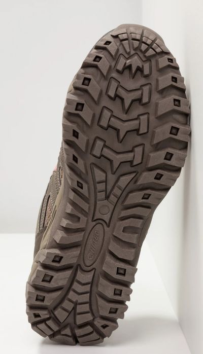 Кросівки Hi-tech  42 розмір