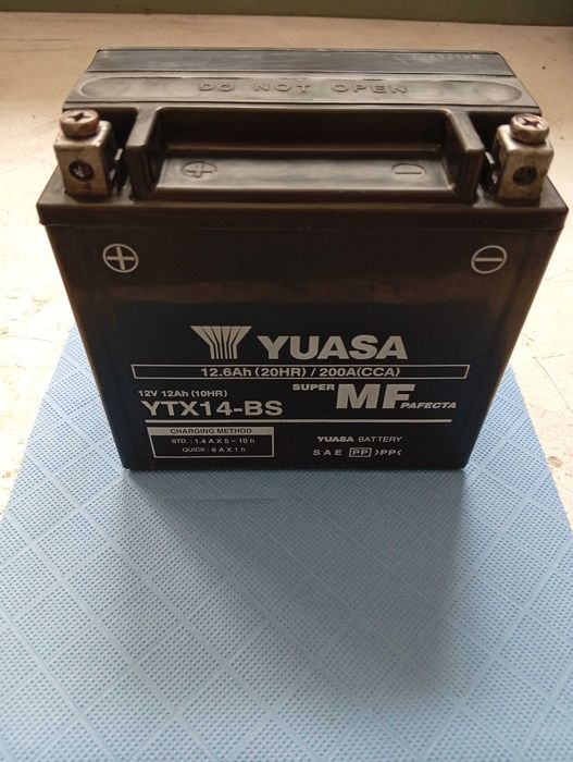 Bateria moto/mota 12V 12Ah 200A como nova