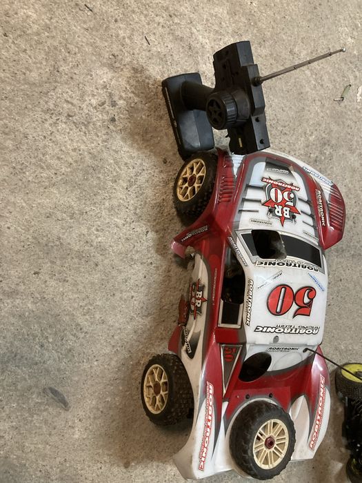 Carro telecomandado a nitro