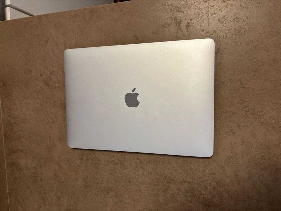 MacBook Pro M2 13” (2022) – Como Novo