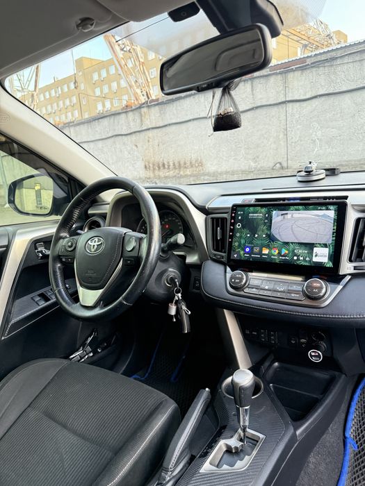 Toyota RAV 4  офіційна