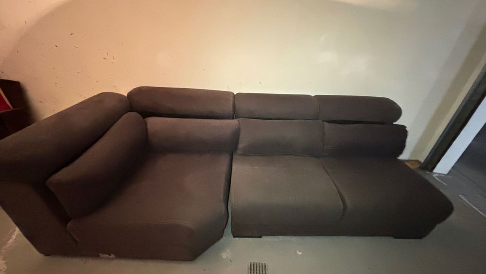 Sofa Cinza Escuro Gato Preto