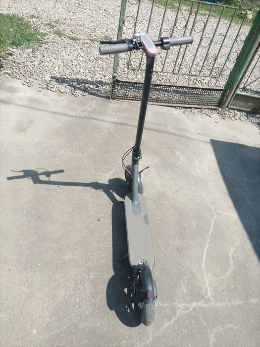Продаю електросамокат