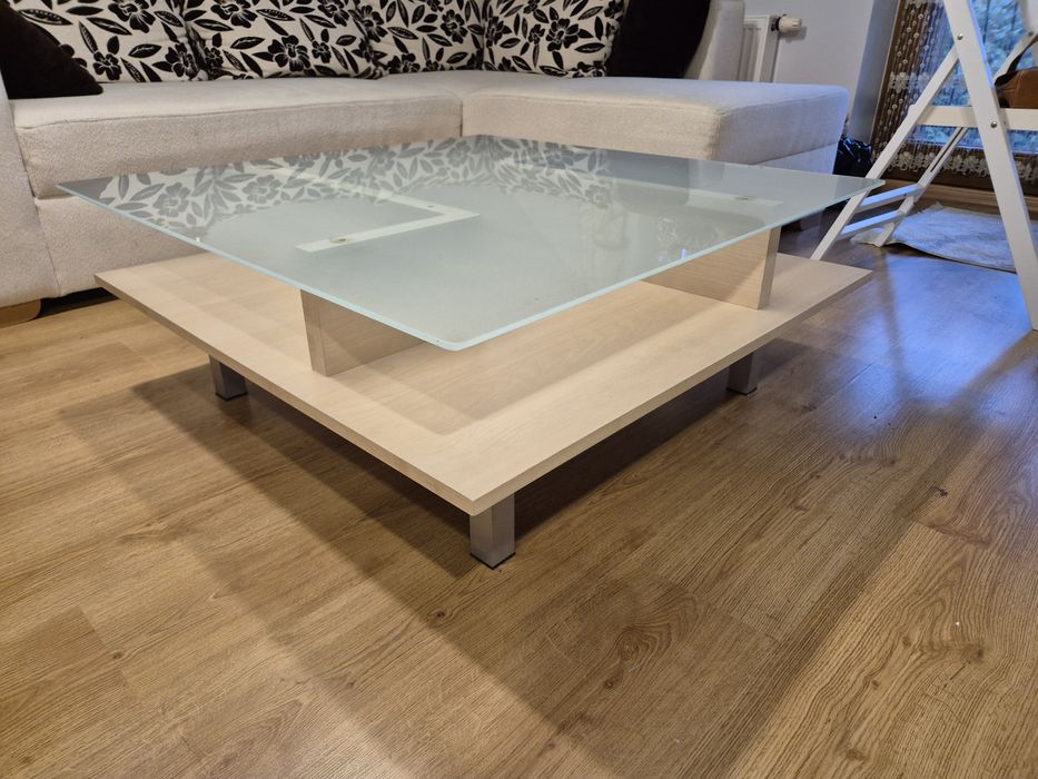 Stolik kawowy do salonu