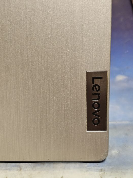 Lenovo IdeaPad 3 - Ryzen 5 - 2 Gb. Gráfica - 512 Gb. Ssd Nvme