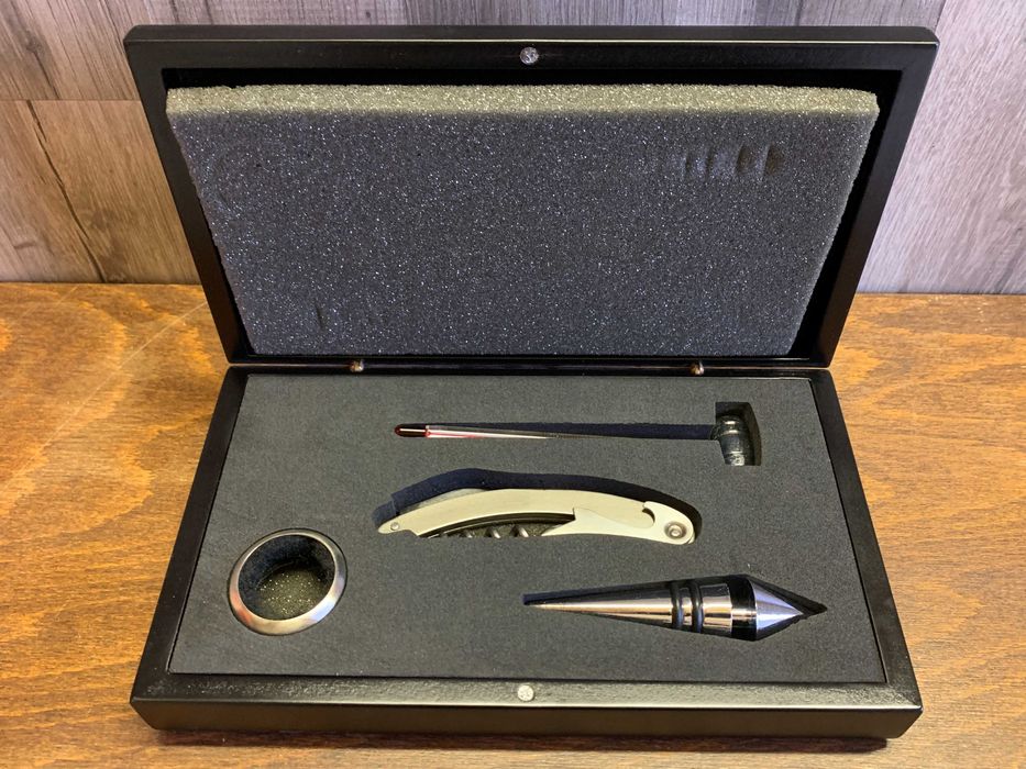 Подарочный винный набор 2 вида