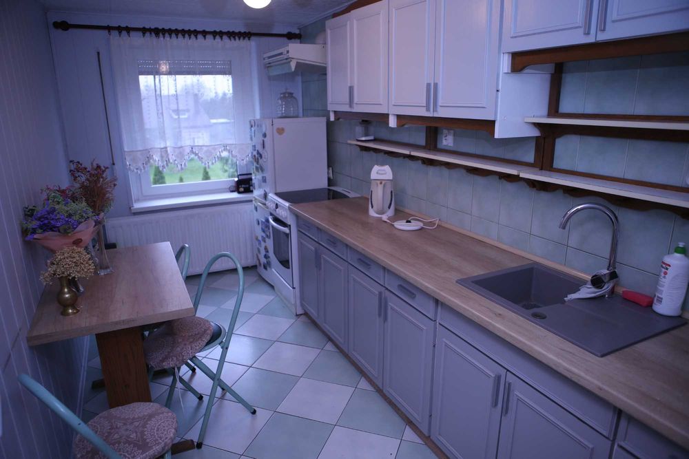 Połowa domu + garaż, ogródek  i dodatkowe mieszkanie