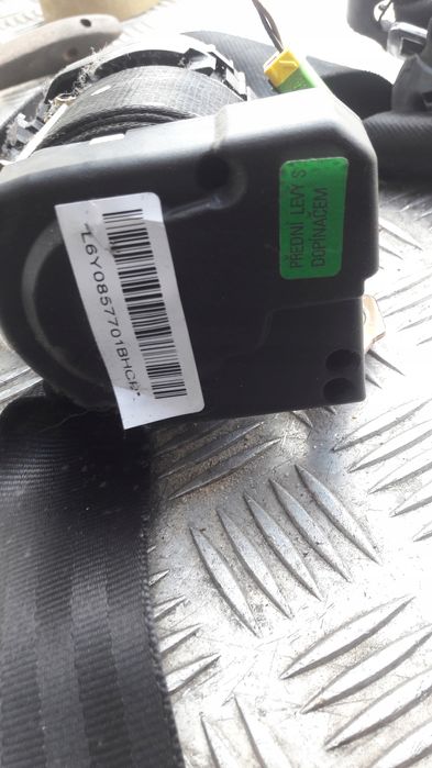 Skoda Fabia i Pas bezpieczeństwa Prawy przód