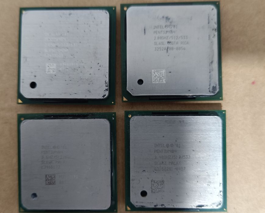 Quatro Processadores Intel