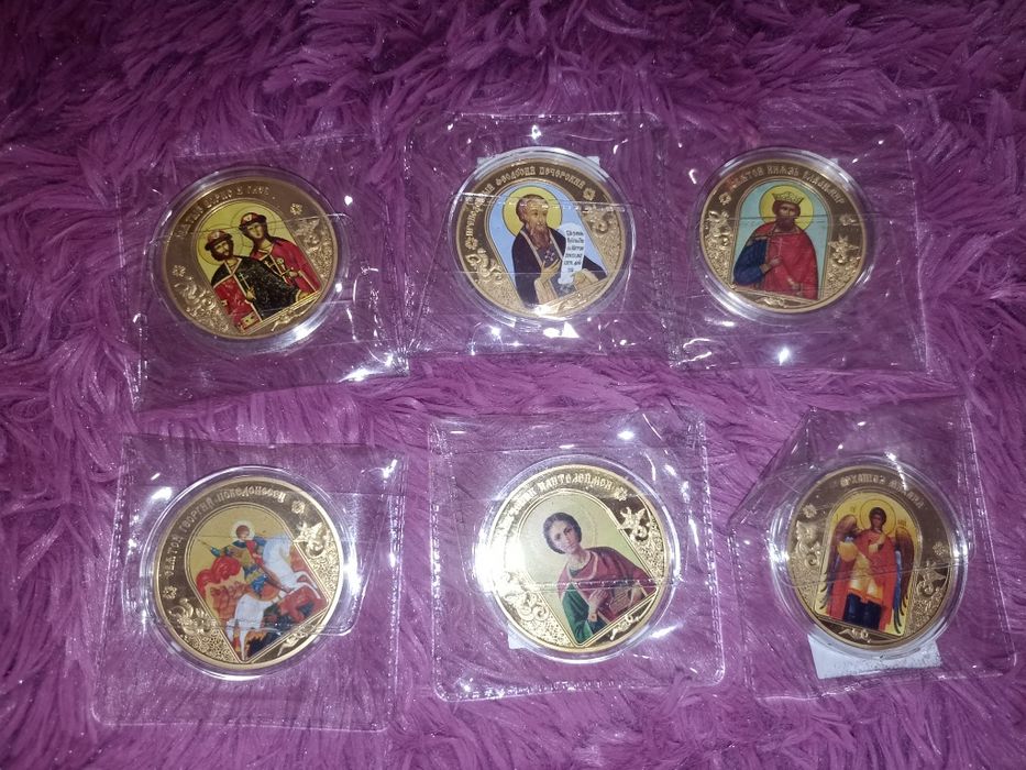 Продам колекцію позолочених монет з іконами