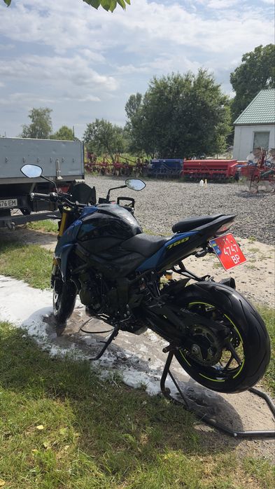 Suzuki gsx-s 750 2021
