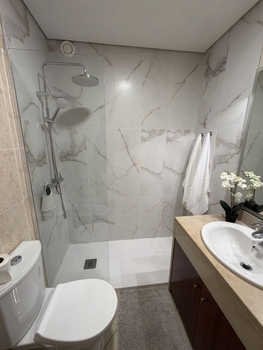 Apartamento T3 mobilado a venda na rua dos Combatebtes do Ultramar