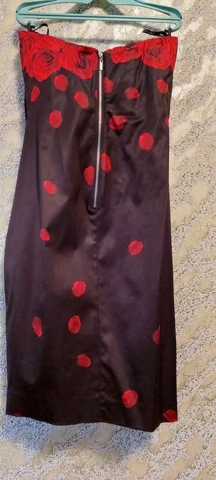 Продам платье фирменное