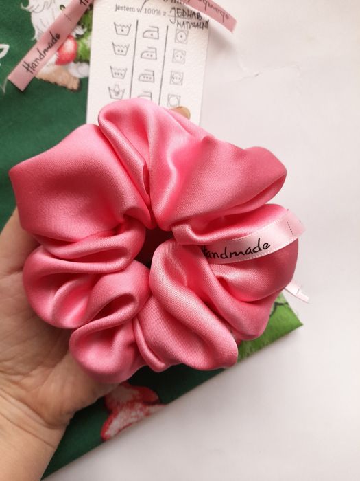 Róż pink jedwab naturalny gumka scrunchie do włosów