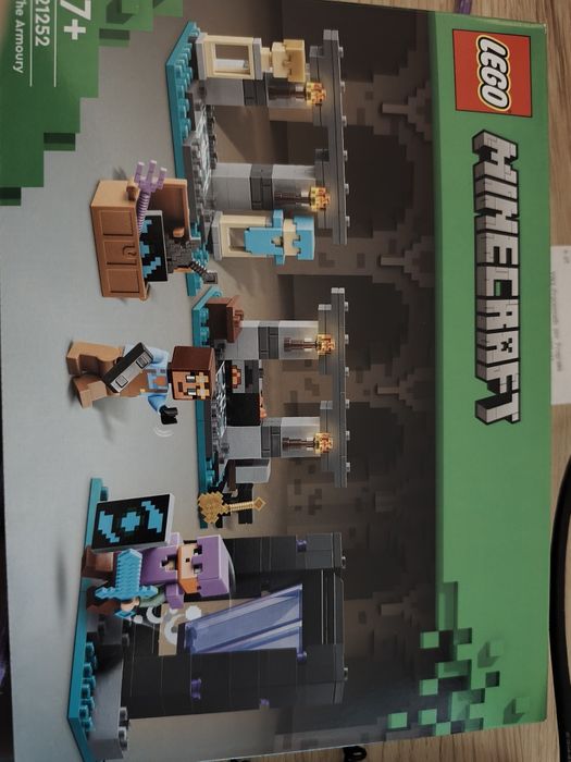 Lego Minecraft "O depósito de armas"-21252