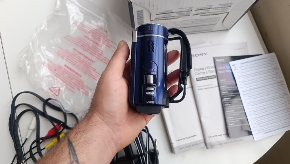 Sony HDR-CX200 Camcorder Full HD with Memory Card64737969149825121