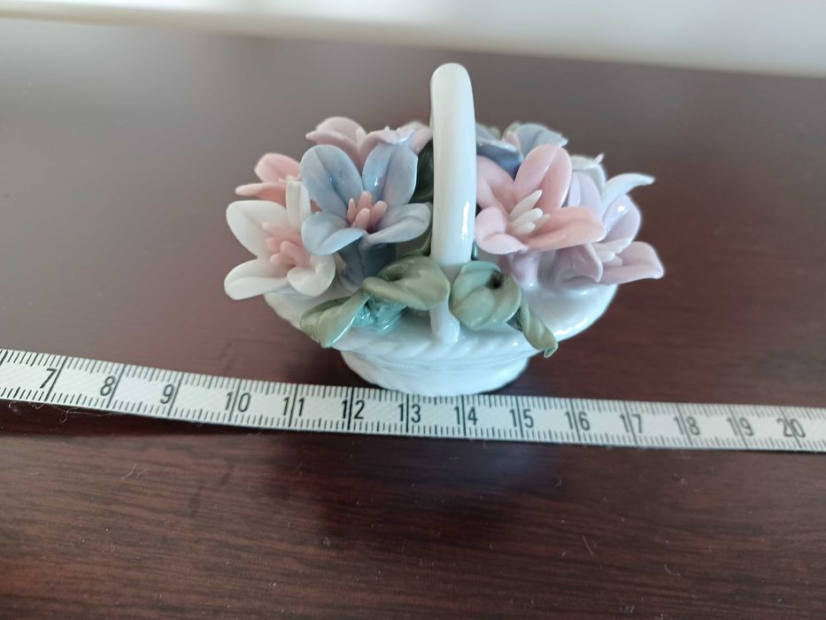 Miniaturas Diversas em porcelana e barro