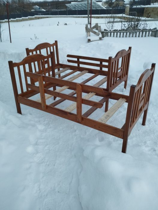 Дубові дитячі ліжка в задовільному стані
