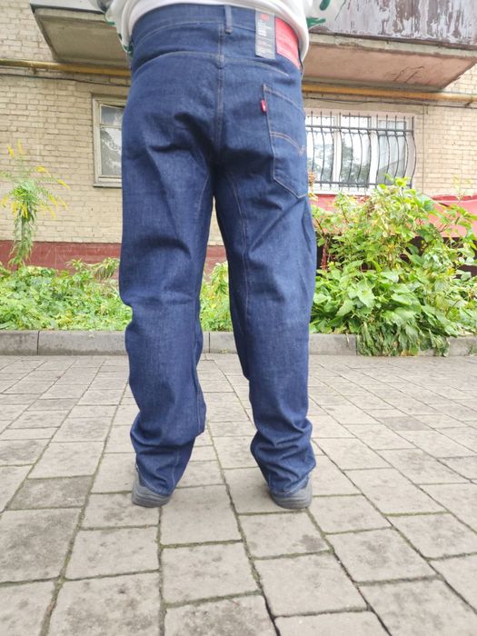 Джінси Баггі,Levis