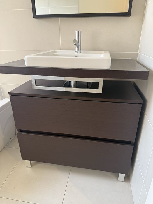 Conjunto Móvel de Casa de banho e Espelho