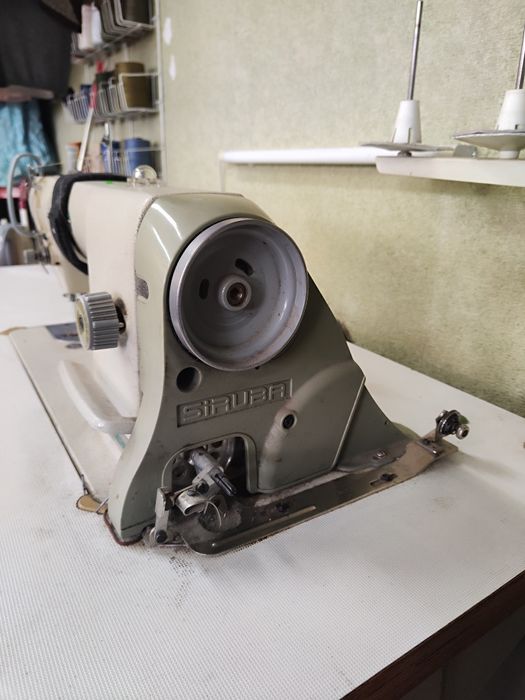 Промышленная швейная машинка Siruba
