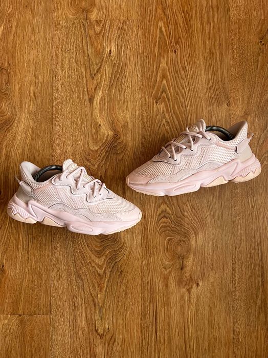 Кроссовки Adidas Ozweego