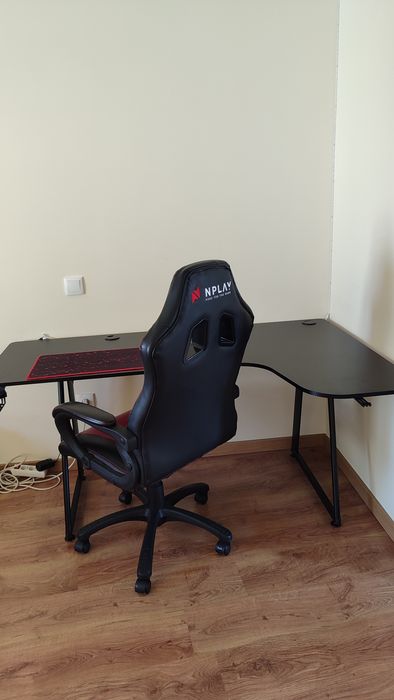 SETUP GAMING COMPLETO | Secretária em L + Cadeira NPLAY + Acessórios