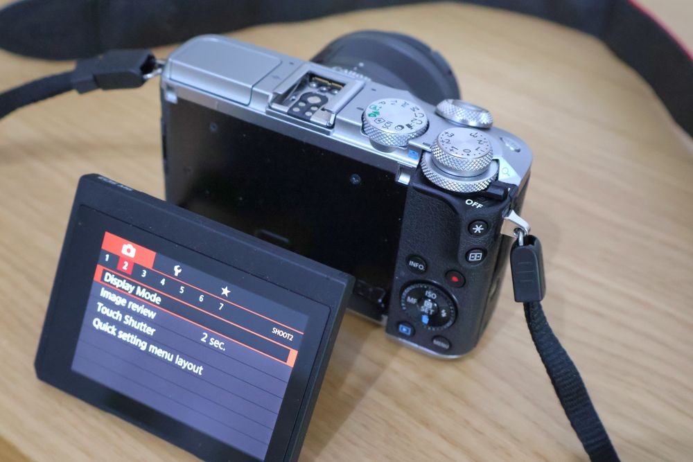 Canon EOS M6 + EFM 15-45mm