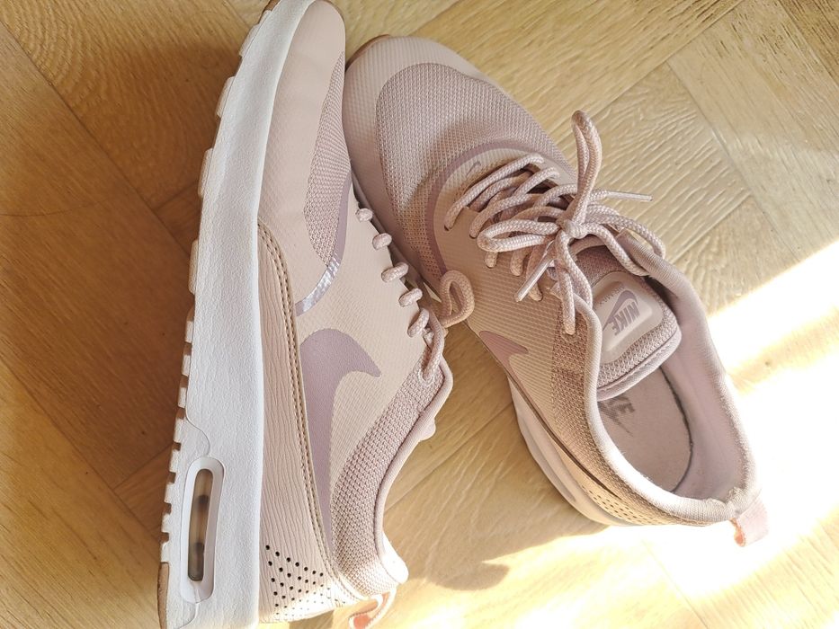 Кросівки жіночі NIKE 38 розмір