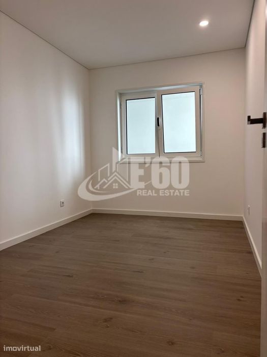 Apartamento T3 Remodelado Para Arrendamento Esmoriz