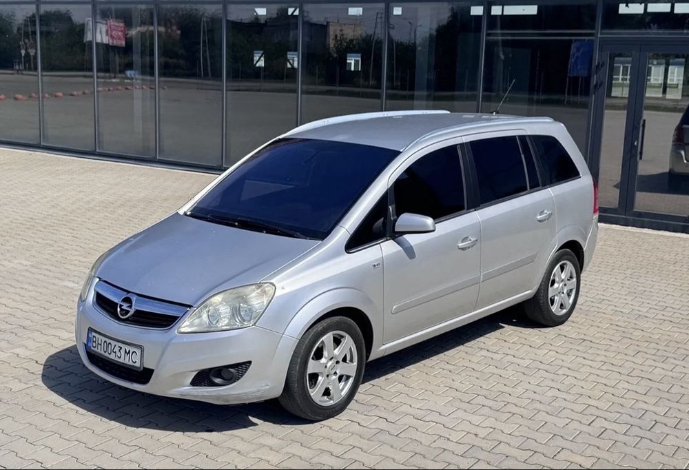 Продам авто Опель Zafira в чудесном состояние .