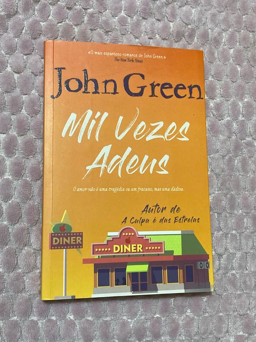 Livro “Mil vezes adeus”