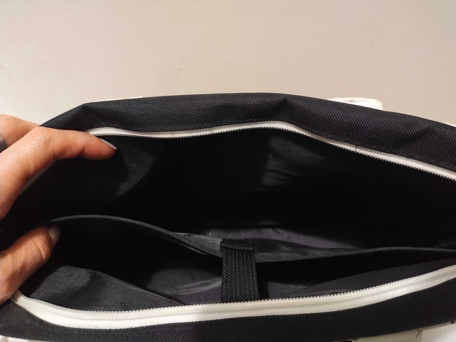 Modny pokrowiec na laptopa 15,6 cali