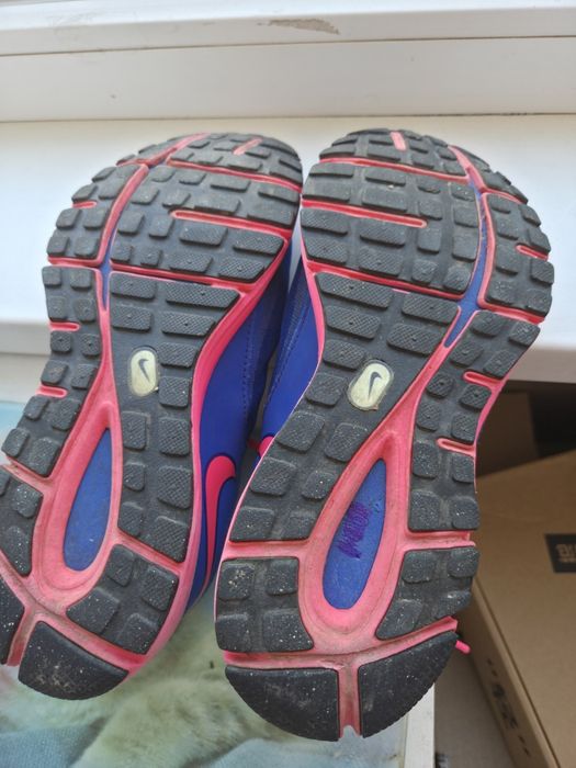 Кросівки найк Nike в гарному стані 36