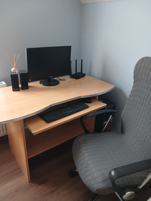 “Комплект для роботи/навчання: ПК + монітор + клавіатура +стіл + стіле