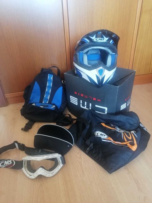 Equipamento mota todo o terreno